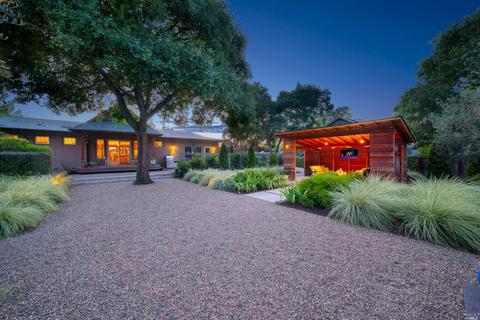 331 Plaza St, Healdsburg, CA 95448 photo 1