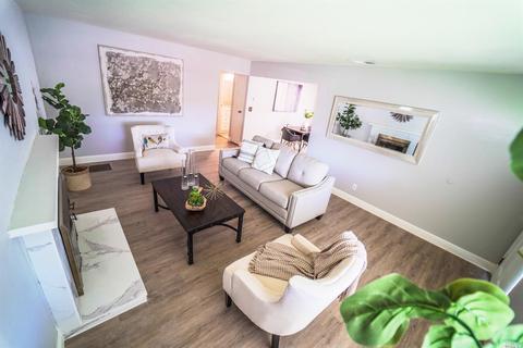 2239 Cambridge Dr, Fairfield, CA 94533 photo 4