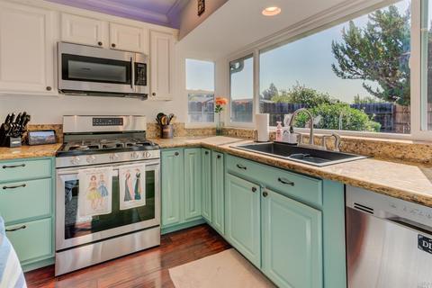 2042 Davis Dr, Fairfield, CA 94533 photo 17