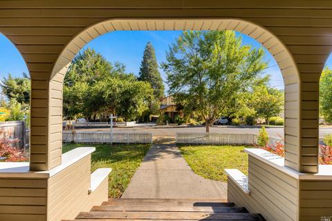 216 Redwood Ave, Willits, CA 95490 photo 4