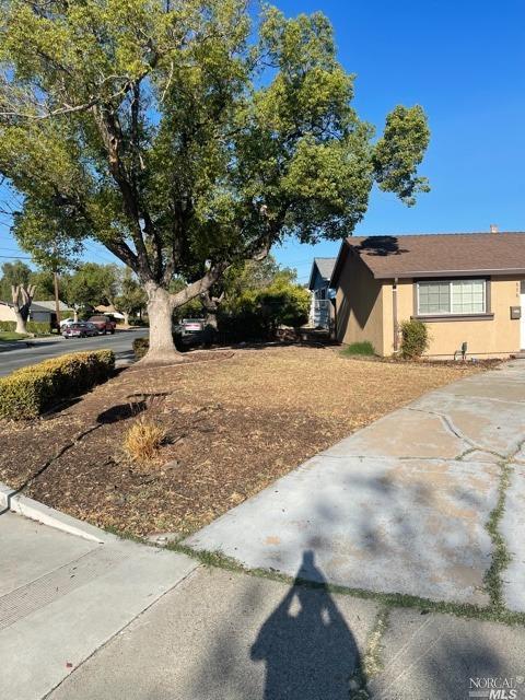686 Chester Dr, Pittsburg, CA 94565 photo 2