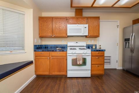 548 Robin Dr, Vacaville, CA 95687 photo 21