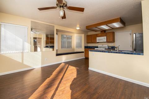 548 Robin Dr, Vacaville, CA 95687 photo 16