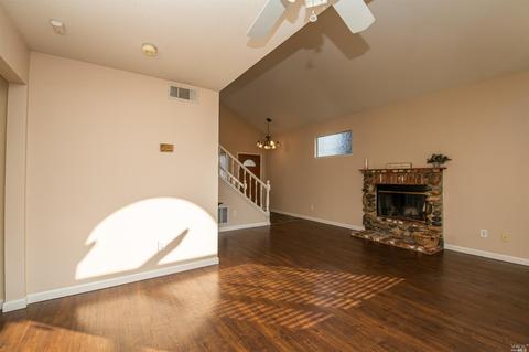 548 Robin Dr, Vacaville, CA 95687 photo 10