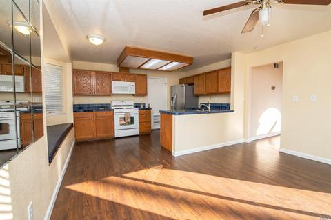 548 Robin Dr, Vacaville, CA 95687 photo 17