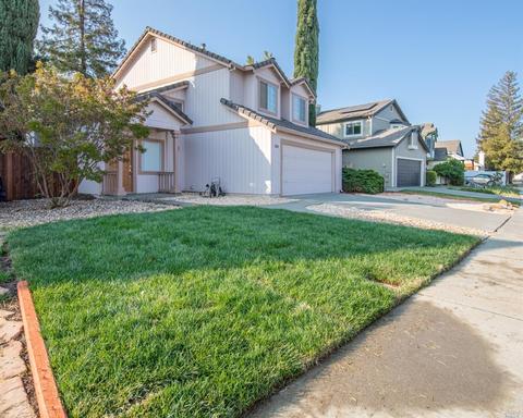 548 Robin Dr, Vacaville, CA 95687 photo 2