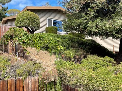 380 Springbrook Dr, Vallejo, CA 94591 photo 3