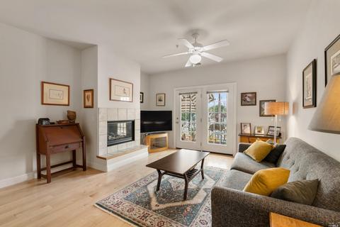 9024 Windsor Rd, Windsor, CA 95492 photo 2