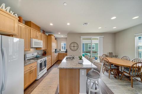 692 E Cotati Ave, Cotati, CA 94931 photo 2