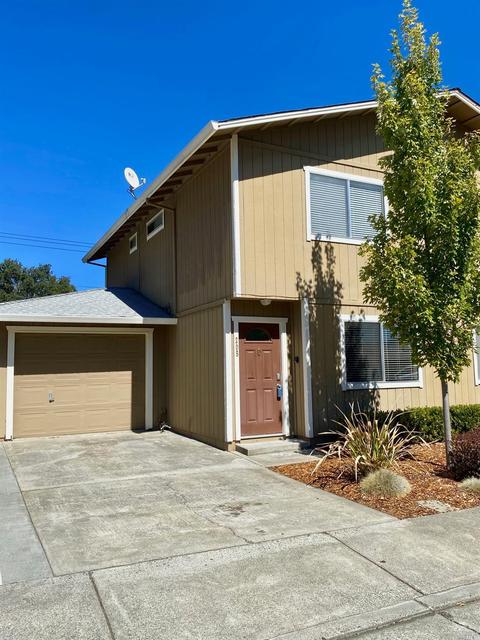 205 Main Cir, Ukiah, CA 95482 photo 2
