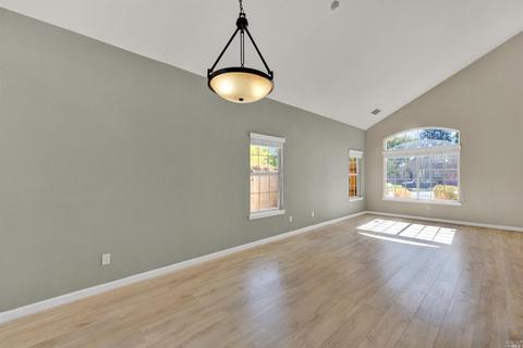 237 Shadowhawk Ct, Vacaville, CA 95688 photo 9