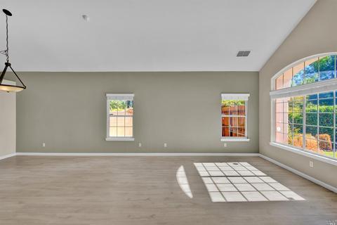 237 Shadowhawk Ct, Vacaville, CA 95688 photo 8