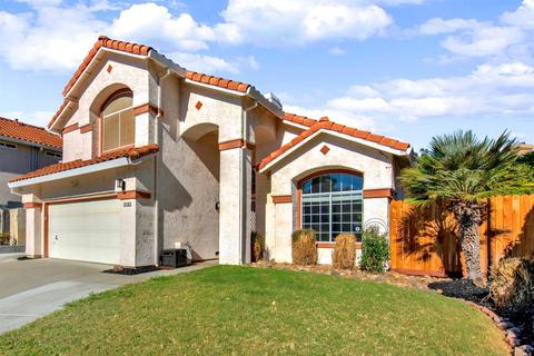 237 Shadowhawk Ct, Vacaville, CA 95688 photo 4