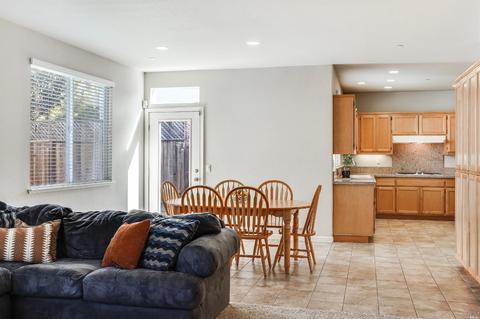 8308 Vercelli Ct, Windsor, CA 95492 photo 21