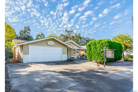 161 E Deodara St, Vacaville, CA 95688 photo 2