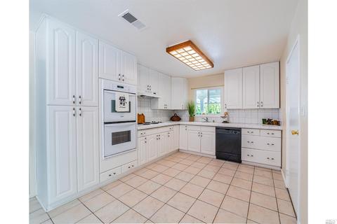 161 E Deodara St, Vacaville, CA 95688 photo 7