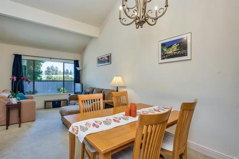 331 Freeway Dr, Napa, CA 94558 photo 4