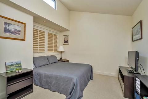 331 Freeway Dr, Napa, CA 94558 photo 9