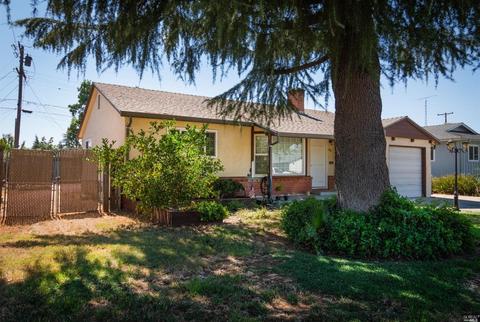 601 W D St N, Dixon, CA 95620 photo 3