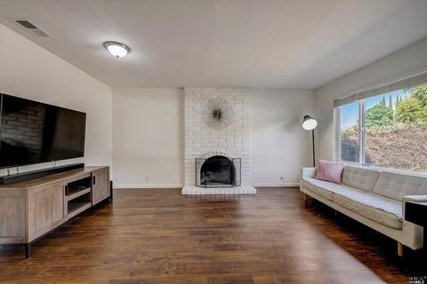 112 Dover Way, Vacaville, CA 95687 photo 6