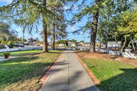 1031 W A St, Dixon, CA 95620 photo 9