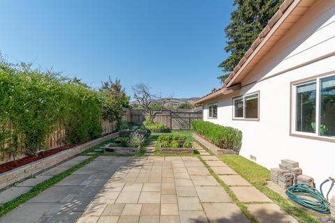4 Devonshire Dr, Novato, CA 94947 photo 7
