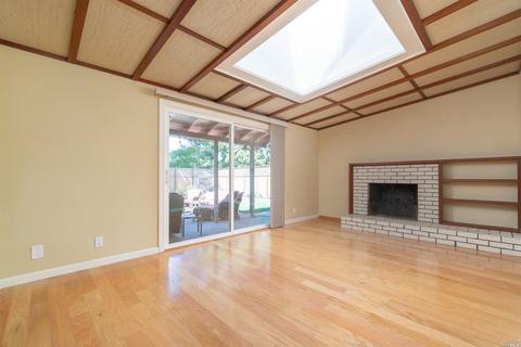 4 Devonshire Dr, Novato, CA 94947 photo 10