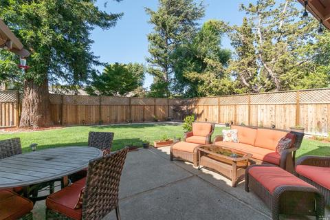 4 Devonshire Dr, Novato, CA 94947 photo 3