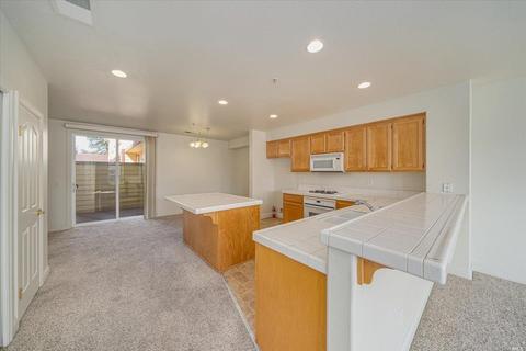39 Johnson St, Windsor, CA 95492 photo 5