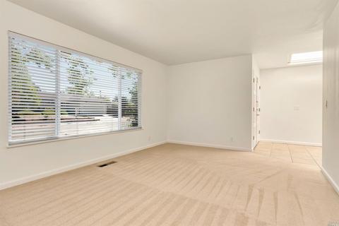 327 Beech Ave, Santa Rosa, CA 95409 photo 6
