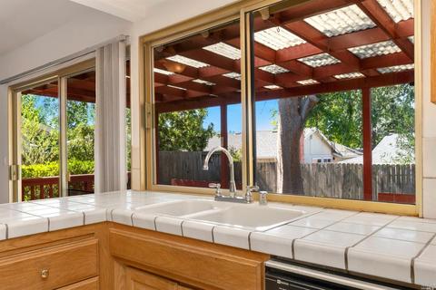 327 Beech Ave, Santa Rosa, CA 95409 photo 11