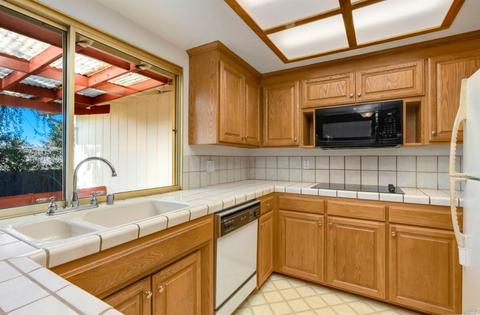 327 Beech Ave, Santa Rosa, CA 95409 photo 10