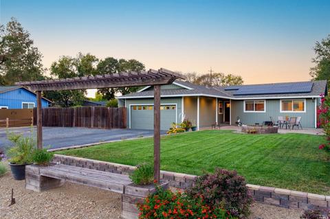 849 Colleen Dr, Windsor, CA 95492 photo 2