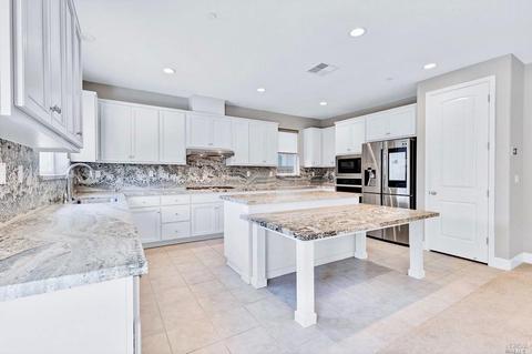 513 Aster St, Vacaville, CA 95688 photo 2