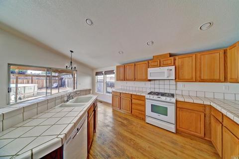 404 Foxwood Ct, Windsor, CA 95492 photo 16