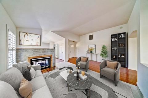 404 Foxwood Ct, Windsor, CA 95492 photo 2