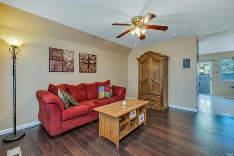 817 Twin Oaks Ln, Windsor, CA 95492 photo 2