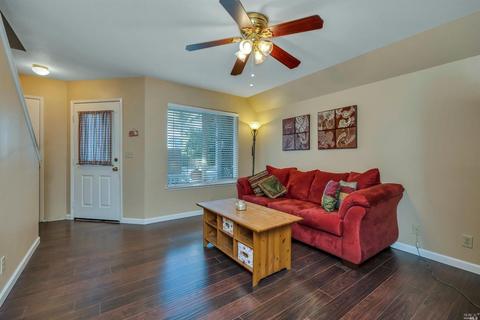 817 Twin Oaks Ln, Windsor, CA 95492 photo 3