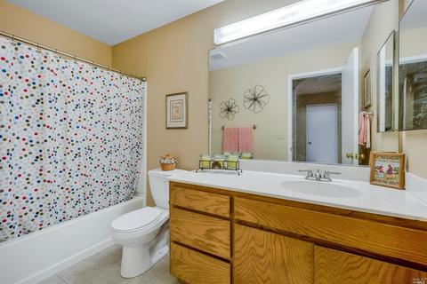 817 Twin Oaks Ln, Windsor, CA 95492 photo 9