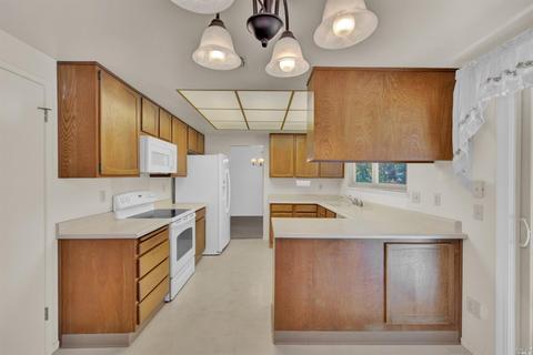 340 Bishop Dr, Vacaville, CA 95687 photo 8