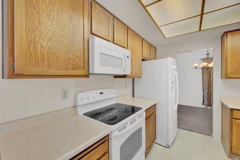 340 Bishop Dr, Vacaville, CA 95687 photo 6