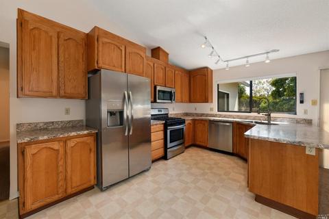 9436 Jessica Dr, Windsor, CA 95492 photo 2