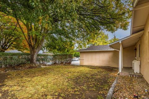 212 Cascade Dr, Vacaville, CA 95687 photo 5