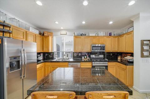 155 Bouquet Cir, Windsor, CA 95492 photo 3