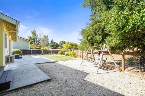 121 Vineyard Cir, Sonoma, CA 95476 photo 37