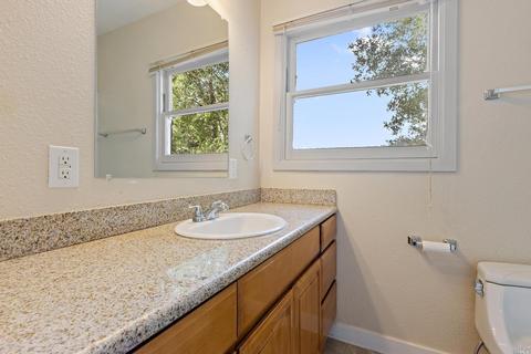 563 E H St, Benicia, CA 94510 photo 23