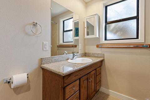 563 E H St, Benicia, CA 94510 photo 17