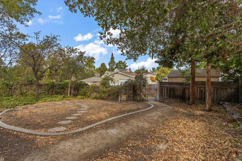 563 E H St, Benicia, CA 94510 photo 30