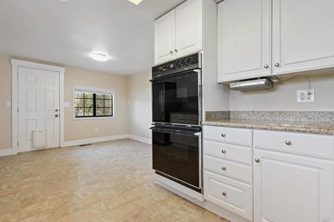 563 E H St, Benicia, CA 94510 photo 13