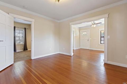 563 E H St, Benicia, CA 94510 photo 8